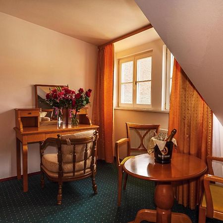 Zamecky Hotel Metternich Velka Hledsebe 외부 사진