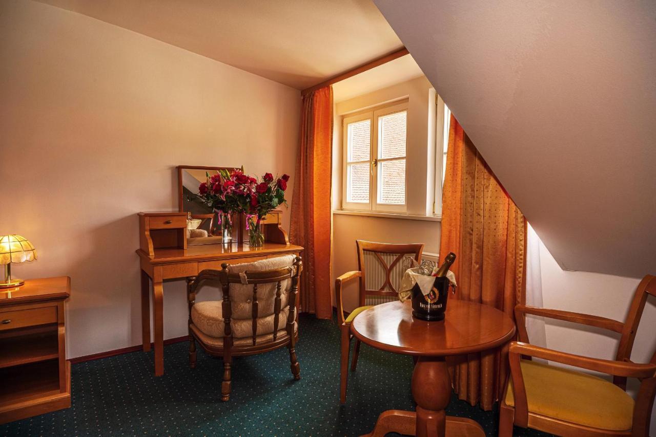 Zamecky Hotel Metternich Velka Hledsebe 외부 사진